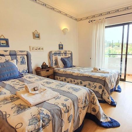 Lovelystay - Alto Dos Calicos 2Br House With Garden อัลบูเฟรา ภายนอก รูปภาพ