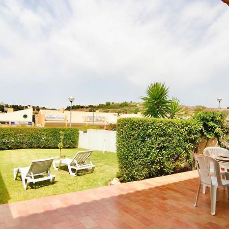 Lovelystay - Alto Dos Calicos 2Br House With Garden อัลบูเฟรา ภายนอก รูปภาพ