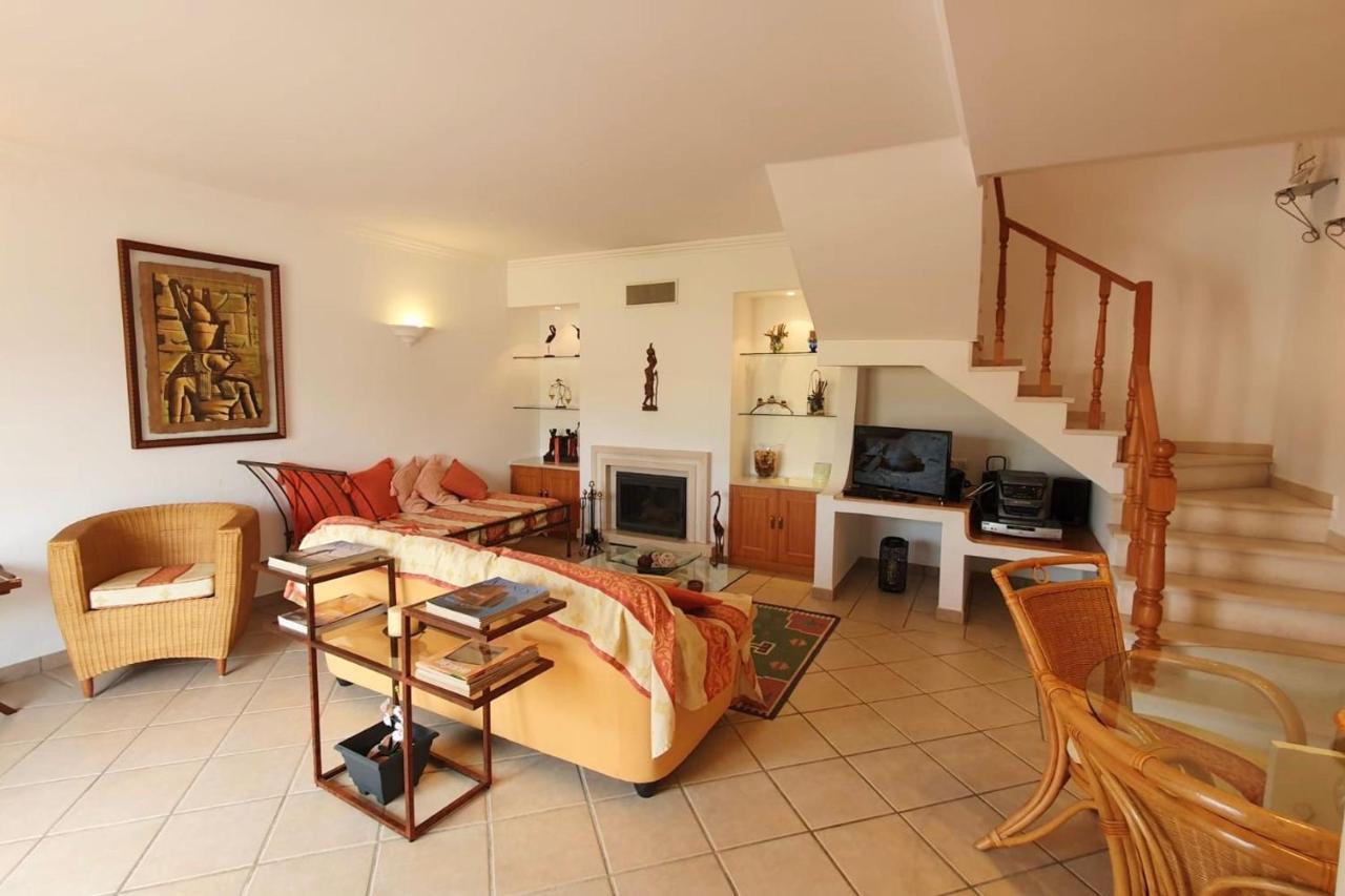 Lovelystay - Alto Dos Calicos 2Br House With Garden อัลบูเฟรา ภายนอก รูปภาพ