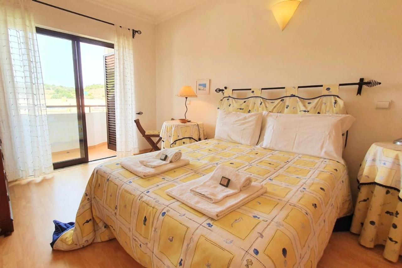 Lovelystay - Alto Dos Calicos 2Br House With Garden อัลบูเฟรา ภายนอก รูปภาพ
