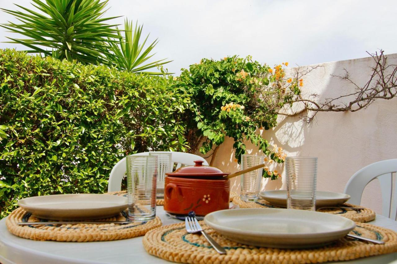 Lovelystay - Alto Dos Calicos 2Br House With Garden อัลบูเฟรา ภายนอก รูปภาพ