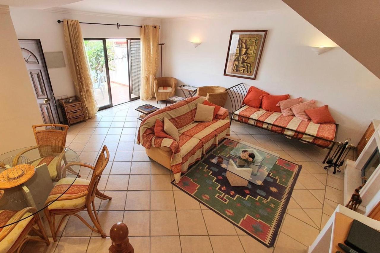 Lovelystay - Alto Dos Calicos 2Br House With Garden อัลบูเฟรา ภายนอก รูปภาพ